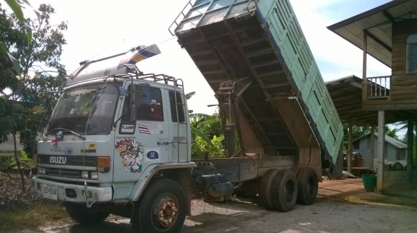 ขาย 10 ล้อ Rocky เพลาเดียวดั้ม ช่วงล่างจัมโบ้ เครื่อง 6BG1 175 แรงม้า ยางเต็มทั้ง 10 เส้น  เพาวเวอร์ เบรคทิฟฟี่ ทะเบียนพร้อมโอนครับ