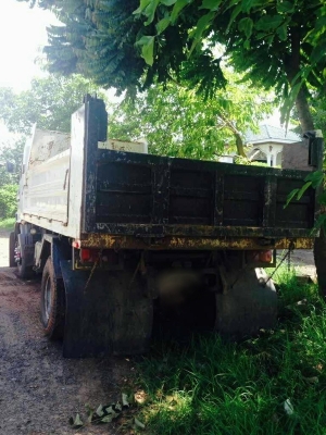 รถฮีโน่ 6 ล้อดั้ม FC4J 150 แรงม้า. ปี 49 สนใจติดต่อ 081 - 6079515 รถฮีโน่ 6 ล้อดั้ม FC4J 150 แรงม้า. ปี 49 สนใจติดต่อ 081 - 6079515