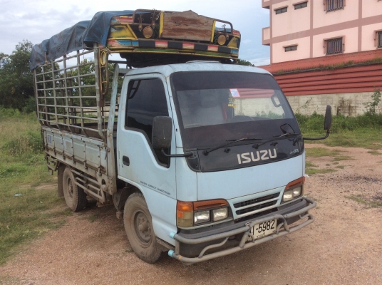 ขาย4ล้อNKRปี39 เครื่อง88แรง (รถห้างแท้) เดิมๆบางๆไม่เคยทำสี ราคา340,000 บาท