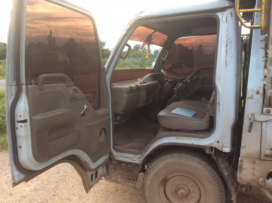 ขาย4ล้อNKRปี39 เครื่อง88แรง (รถห้างแท้) เดิมๆบางๆไม่เคยทำสี ราคา340,000 บาท