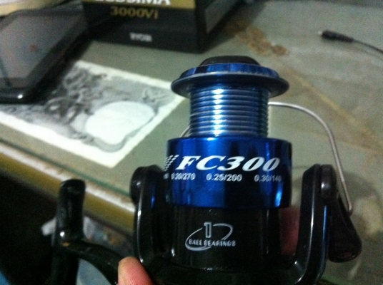 รอกตกปลา ตามรูป ของลูกชาย วัย 12 ขวบ ใช้งานได้ปกติ พอดีลูกชายเก็บเงินซื้อตัวใหม่มา พันกว่าบาท เลยช่วยลงขายตัวเก่าให้ ดีกว่าวางทิ้งไว้เปล่าๆ ขาย 299 ราคาต่อรองได้ อยู่ใกล้ทางแยกสามพราน นครปฐม