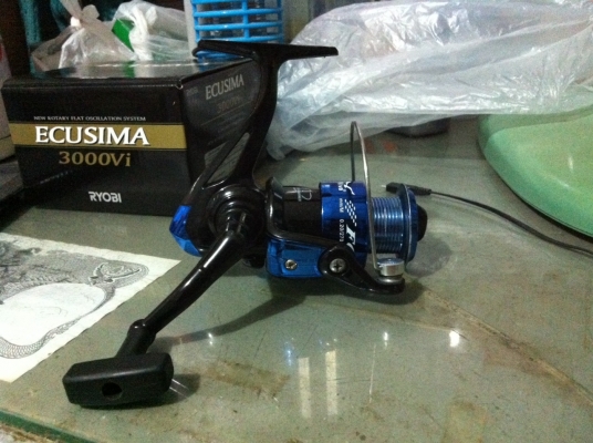 รอกตกปลา ตามรูป ของลูกชาย วัย 12 ขวบ ใช้งานได้ปกติ พอดีลูกชายเก็บเงินซื้อตัวใหม่มา พันกว่าบาท เลยช่วยลงขายตัวเก่าให้ ดีกว่าวางทิ้งไว้เปล่าๆ ขาย 299 ราคาต่อรองได้ อยู่ใกล้ทางแยกสามพราน นครปฐม