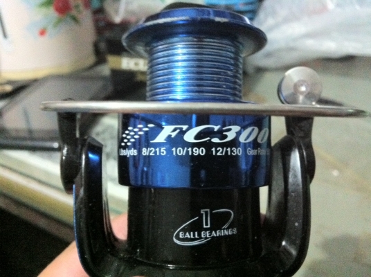 รอกตกปลา ตามรูป ของลูกชาย วัย 12 ขวบ ใช้งานได้ปกติ พอดีลูกชายเก็บเงินซื้อตัวใหม่มา พันกว่าบาท เลยช่วยลงขายตัวเก่าให้ ดีกว่าวางทิ้งไว้เปล่าๆ ขาย 299 ราคาต่อรองได้ อยู่ใกล้ทางแยกสามพราน นครปฐม