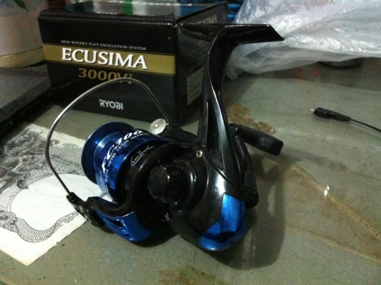 รอกตกปลา ตามรูป ของลูกชาย วัย 12 ขวบ ใช้งานได้ปกติ พอดีลูกชายเก็บเงินซื้อตัวใหม่มา พันกว่าบาท เลยช่วยลงขายตัวเก่าให้ ดีกว่าวางทิ้งไว้เปล่าๆ ขาย 299 ราคาต่อรองได้ อยู่ใกล้ทางแยกสามพราน นครปฐม