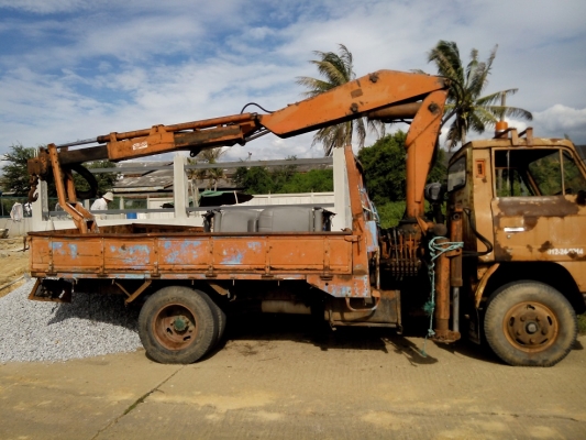 ขายหกล้อ เฮี้ยบ สามตัน  ถูกๆๆๆ ตามสภาพ ด่วน