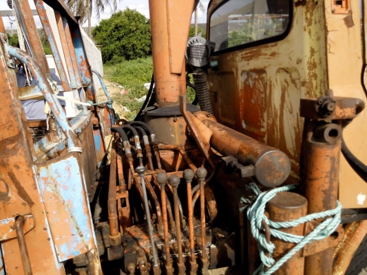 ขายหกล้อ เฮี้ยบ สามตัน  ถูกๆๆๆ ตามสภาพ ด่วน