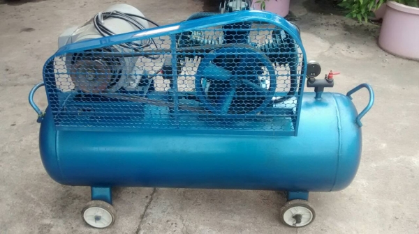 ขายปั๊มลมขนาด 2 แรงม้า มอเตอร์ Mitsubishi ไฟ 220v. สีเดิม ขายปั๊มลมขนาด 2 แรงม้า มอเตอร์ Mitsubishi ไฟ 220v. สีเดิม