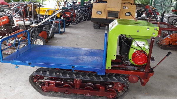 รถแทรคยางการเกษตรและก่อสร้าง