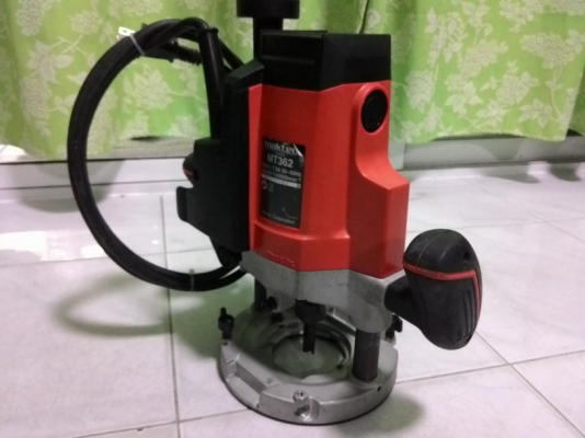 เครื่องเราเตอร์ยี่ห้อ maktec รุ่น mt362 สภาพดีมากๆ เกิน 90 เปอร์เซนต์ครับ เครื่องเราเตอร์ยี่ห้อ maktec รุ่น mt362 สภาพดีมากๆ เกิน 90 เปอร์เซนต์ครับ