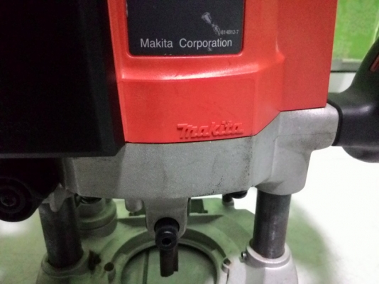 เครื่องเราเตอร์ยี่ห้อ maktec รุ่น mt362 สภาพดีมากๆ เกิน 90 เปอร์เซนต์ครับ เครื่องเราเตอร์ยี่ห้อ maktec รุ่น mt362 สภาพดีมากๆ เกิน 90 เปอร์เซนต์ครับ