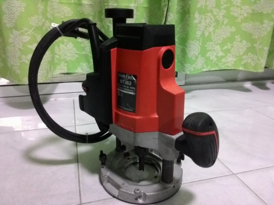 เครื่องเราเตอร์ยี่ห้อ maktec รุ่น mt362 สภาพดีมากๆ เกิน 90 เปอร์เซนต์ครับ เครื่องเราเตอร์ยี่ห้อ maktec รุ่น mt362 สภาพดีมากๆ เกิน 90 เปอร์เซนต์ครับ