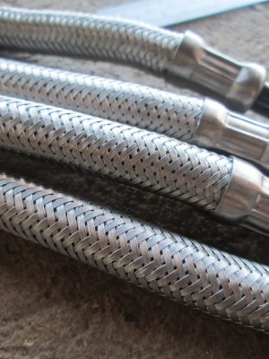 สายถักน้ำมัน