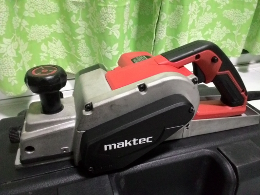 กบไสไม้ไฟฟ้ายี่ห้อ maktec ขนาด 3 นิ้ว สภาพเกิน 90 เปอร์เซนต์ครับ กบไสไม้ไฟฟ้ายี่ห้อ maktec ขนาด 3 นิ้ว สภาพเกิน 90 เปอร์เซนต์ครับ