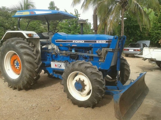 รถไถ ฟอร์ต 6610 S ขับโฟว์ 4WD รถสวยเนี๊ยบ มีใบดันหน้าและ ผาน ๗ ของ CMT ลดราคาพิเศษเหลือเพียง 560,000 บาท.