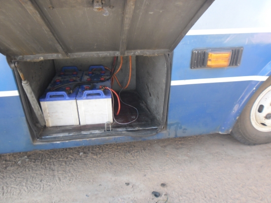 รถมินิบัส hino  เครื่อง  dm 100  (ขอแค่  155,000  ครับ)