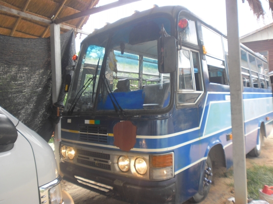 รถมินิบัส hino  เครื่อง  dm 100  (ขอแค่  155,000  ครับ)