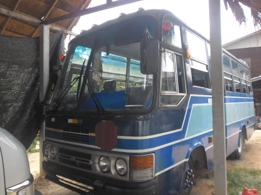 รถมินิบัส hino  เครื่อง  dm 100  (ขอแค่  155,000  ครับ)