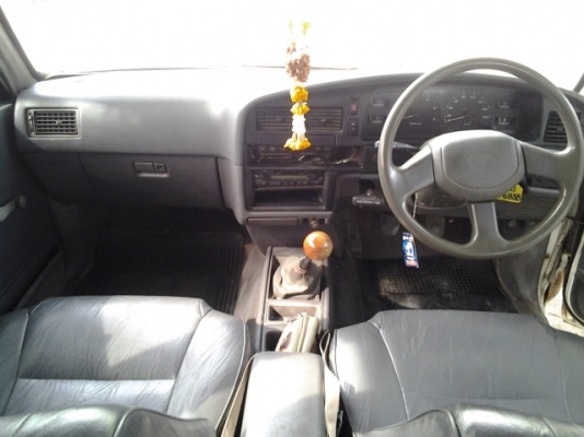 ไมตี้เอ็กซ์4ประตู เครื่องดีเซลเดิมๆครับ ไมตี้เอ็กซ์4ประตู เครื่องดีเซลเดิมๆครับ