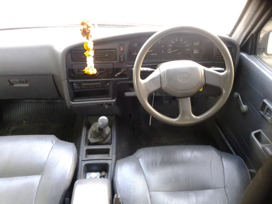 ไมตี้เอ็กซ์4ประตู เครื่องดีเซลเดิมๆครับ ไมตี้เอ็กซ์4ประตู เครื่องดีเซลเดิมๆครับ