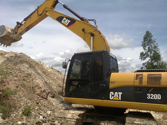รถแบคโฮ CAT 320D
