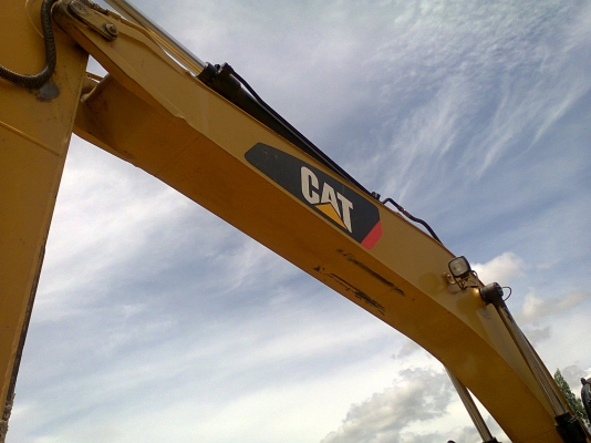 รถแบคโฮ CAT 320D