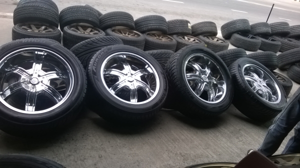 ขายล้อขอบ20 พร้อมยางชุดละ13500