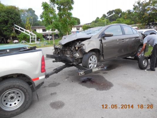 ขายรถยกพร้อมใช้งาน (กระบะ) ขายรถยกพร้อมใช้งาน (กระบะ)