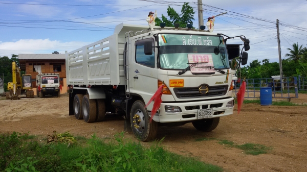 ขายฮีโน่ เมก้า260แรงม้า ปี48 กระบะต่อใหม่ ใช้งานน้อยมากๆ
