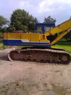 ขายรถขุดโกเบลโก้200 MARK ONE  สภาพพร้อมใช้งาน เครื่องดีใช้งานได้ปกติ