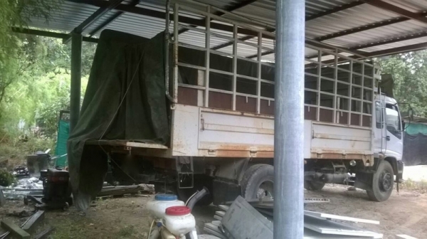 รถอีซูซุ 6 ล้อ รั้ว ( ไม่ดั้ม ) FTR 195 แรงม้า. ปี 40 สนใจติดต่อ 081 - 6079515 รถอีซูซุ 6 ล้อ รั้ว ( ไม่ดั้ม ) FTR 195 แรงม้า. ปี 40 สนใจติดต่อ 081 - 6079515