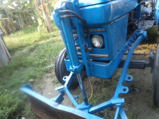 ขายรถไถ leyland รุ่น 272 สภาพพร้อมใช้งาน เครื่อง 71 แรงม้า พร้อมดันหน้าในราคา 109000 บาท