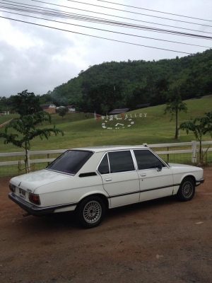 ขายรถ คลาสสิก ซักคัน BMW ชีรีย์ E12 เกิดเมื่อ 40 ปี ที่แล้ว (1974 หัวฉีดรุ่นแรก) สภาพ สมบูรณ์ ที่สุด ขายรถ คลาสสิก ซักคัน BMW ชีรีย์ E12 เกิดเมื่อ 40 ปี ที่แล้ว (1974 หัวฉีดรุ่นแรก) สภาพ สมบูรณ์ ที่สุด