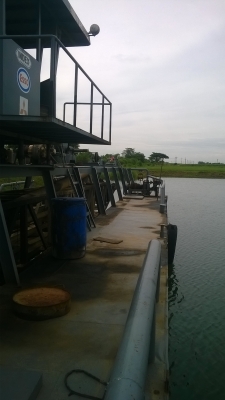 เรือดูดทราย เรือทุ่นง้ามต่ออู่ช่างนะ เครื่องนิสสัน RE 8 สูบ 500 แรง ปั้ม ดูด 10 ออก 10 ขนาดปั้ม 32 นิ้ว