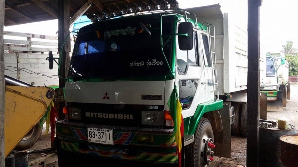 ขายดาวน์ มิตซู 527 MA เครื่อง 6D-15 เทอร์โบ อินเตอร์ 245 แรงม้า