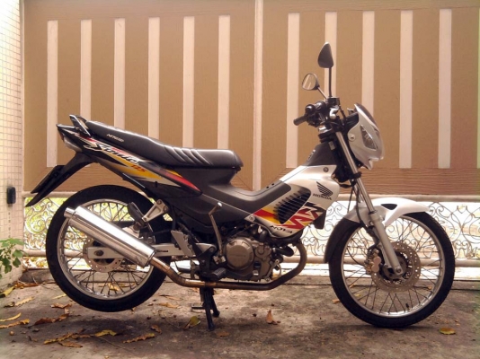 ขออนุญาติขาย Honda Sonic 125 รุ่นไมล์ขาว เดิมๆ โอนให้ฟรีครับ