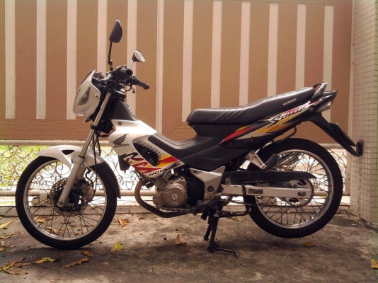 ขออนุญาติขาย Honda Sonic 125 รุ่นไมล์ขาว เดิมๆ โอนให้ฟรีครับ