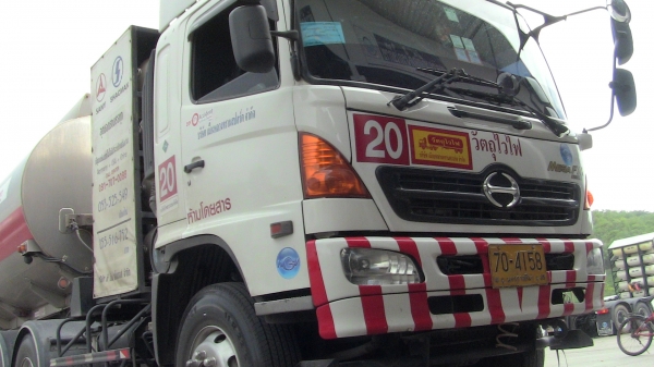 ขาย หัวลากนิสสัน 320 แรงม้า  ฮีโน่ 320 แรงม้า  แท้งค์เหล็กความจุ 40000