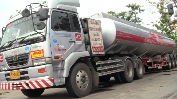 ขาย หัวลากนิสสัน 320 แรงม้า  ฮีโน่ 320 แรงม้า  แท้งค์เหล็กความจุ 40000