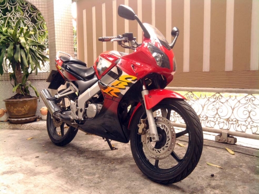 ขออนุญาติขาย HONDA CBR 150 สวยเดิมมาก สตา์ร์ทมือ โอนให้ฟรีครับ