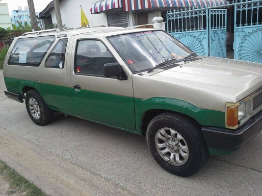 NISSAN  BIG M 2.5 VAN