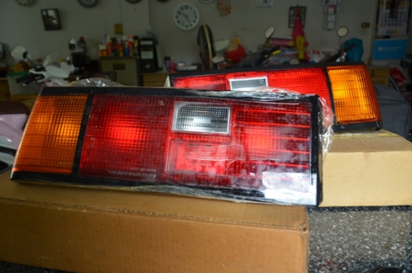 ขาย1 แถม1   ยายไฟท้าย Ke70 ข้างซ้าย ไต้หวัน 1 อัน แถมข้างขวาของไทย อีก1 อัน