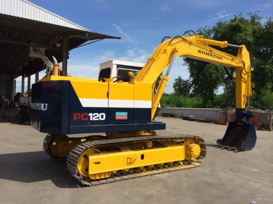 komatsu PC120-2 ช่วงล่างดีครับ เก็บสีให้ ขายตามสภาพ