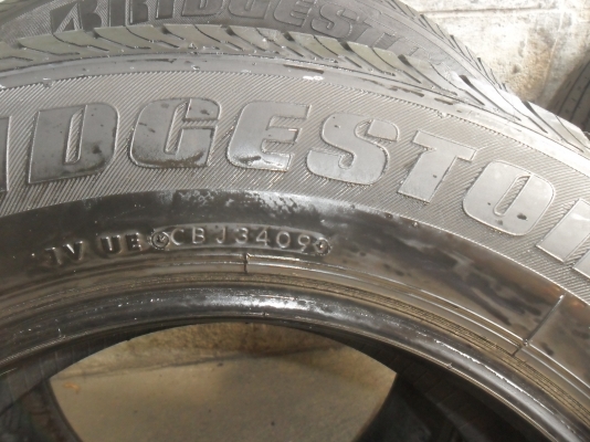 ยาง บริสโตน 215/65R16 ปี09-11 สวยๆ 4 เส้น ราคา 2000 บาท ยาง บริสโตน 215/65R16 ปี09-11 สวยๆ 4 เส้น ราคา 2000 บาท