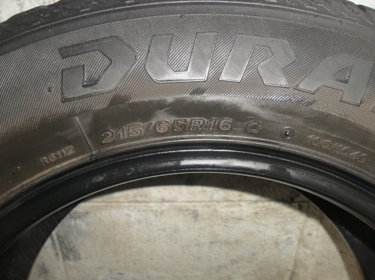 ยาง บริสโตน 215/65R16 ปี09-11 สวยๆ 4 เส้น ราคา 2000 บาท ยาง บริสโตน 215/65R16 ปี09-11 สวยๆ 4 เส้น ราคา 2000 บาท