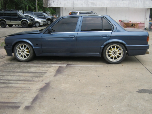 bmw E30 เครื่อง1Jเกียร์ออโต สวยน้ำมันMax17ดิส4ล้อ39000