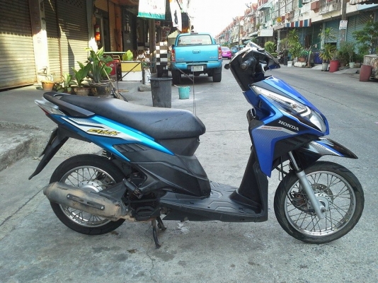 click I ปี 53 รถสวย เครื่องเดิมๆ ชุดสีสดๆ มีเล่ม เอกสารครบ click I ปี 53 รถสวย เครื่องเดิมๆ ชุดสีสดๆ มีเล่ม เอกสารครบ