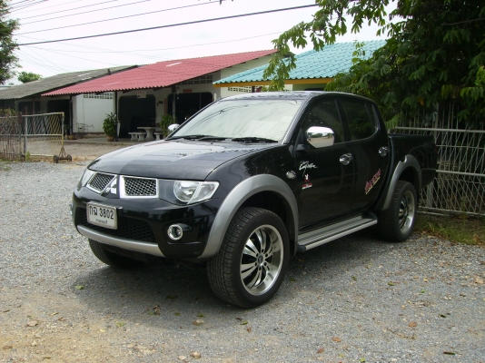 ต้องการขาย กะบะไทรทัน4ประตู ปี2011