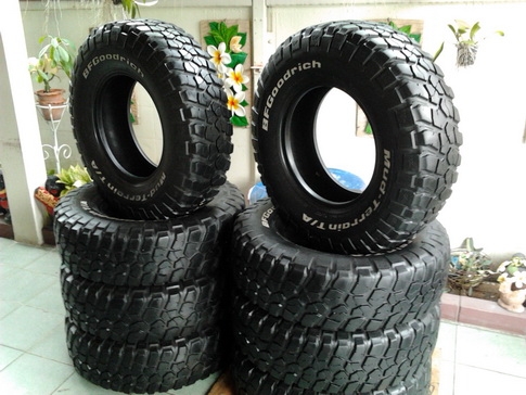 BF Mud Km2 ปี09 ขนาด 265/75/16 สภาพดี มี 2ชุด BF Mud Km2 ปี09 ขนาด 265/75/16 สภาพดี มี 2ชุด