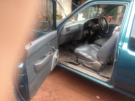 TOYOTA ไมคั้x รถบ้านสภาพดี TOYOTA ไมคั้x รถบ้านสภาพดี