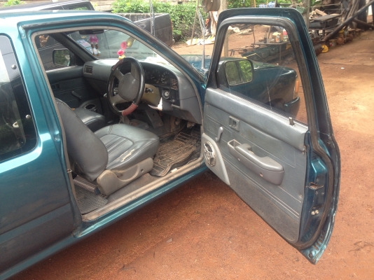 TOYOTA ไมคั้x รถบ้านสภาพดี TOYOTA ไมคั้x รถบ้านสภาพดี